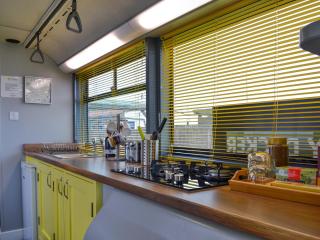 Daisy Decker - Uk48371 - 2