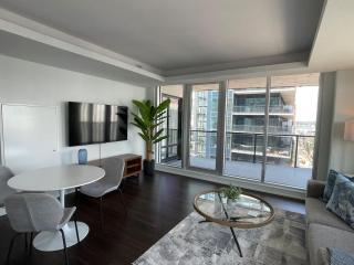 Waterfront 1 BR corner unit with 6 appliances - 6