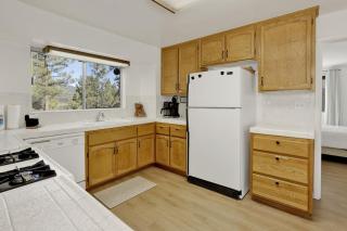Round Rock Lodge at Big Bear Boulder Bay Modern Retreat w/ Pool Table Minutes to Activities - 0