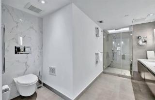 Luxurious Three-Bedroom Oceanfront Apartment with Private Balcony - 5