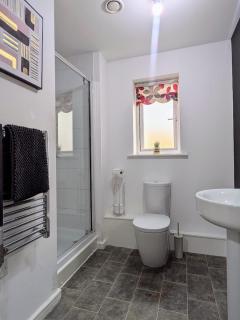 Lord Street Apartment with Free Parking & WiFi- Salford Uni, Victoria Station, AO Arena - 3