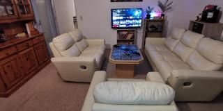 Ganze 95qm Wohnung mit 4 Schlafzimmern, privater Komfort Küche, Bad, WC und Wohnzimmer, mit Gratis Frühstück und Parkplatz, mit Garten, so privat wie zu Hause - 3