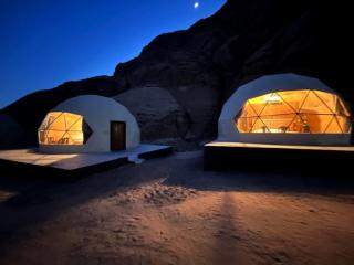 Wadi Rum Spring Moon & Jeep Tour - 4