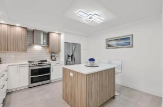 Elegant Two-Bedroom Oceanfront Penthouse with Private Balcony - 1