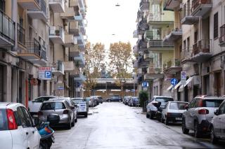 BARIPARTI-Appartamento BARI centrale con giardino - 8