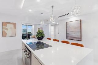 Luxurious Four-Bedroom Oceanfront Apartment with Private Balcony - 6