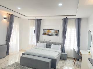 Luxxe Lekki - 1