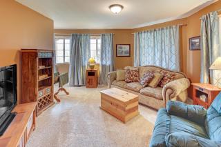 Hikes and Apples Renovated Farmhouse in Gig Harbor! - 5