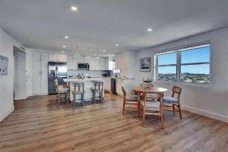 Stylish Three-Bedroom Oceanfront Apartment with Private Balcony - 5