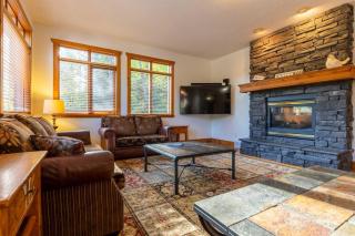 Black Diamond Chalet by Fernie Central Reservations - 9