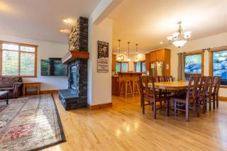 Black Diamond Chalet by Fernie Central Reservations - Fernie - 3
