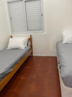 Apartamento meia quadra da praia com excelente localização - Guarujá - 5