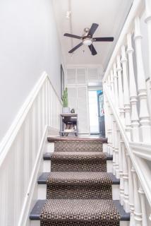 New York Style Brownstone Elegant Home in Toronto's Vibrant King West - 7