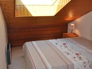 Appartement proche centre village avec balcon et parking - FR-1-692-62 - 5