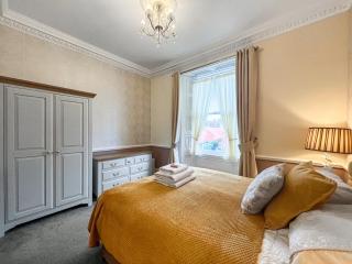 Abbey Peep - Uk32428 - 1