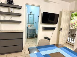 A little bit of Paradise Ground Floor Studio - 4