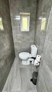 Modern Studio with Superfast Wi-Fi - 7