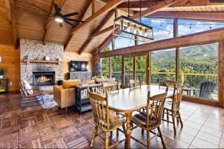 The Smoky Bear View Hot Tub Pool MORE - 2