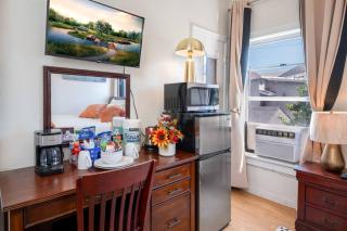 Lovely Studio Near Downtown LA with AC WiFi and Snacks - 8