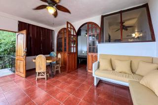 Villas El Parque 18B Central Studio Apartment - 7