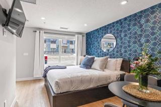 Chick and Cozy Haven near Banff with Hot tub and Pool - 5