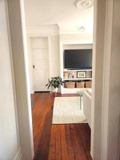 Oceanview Art Deco Retreat Next to Coogee Beach - 7