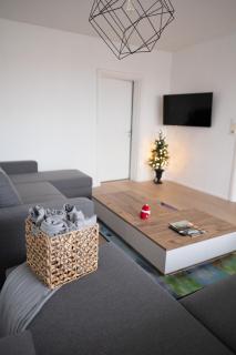 The Head Elf Home - by SharpCat - 7