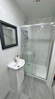 Explore Cardiff - Stylish Studio Apartment Near City Centre - 9