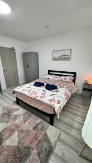 Explore Cardiff - Stylish Studio Apartment Near City Centre - 0