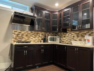 Bright New 2BR Suite Near YVR - 6