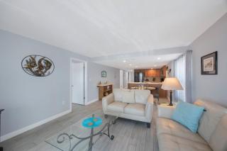 3 Bedroom 2 Bath Beach View #105 Beach Place Condos - 5