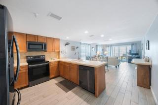 3 Bedroom 2 Bath Beach View #105 Beach Place Condos - 4