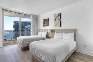 Ocean Luxe Pad for 6 Guests with Poolside Access - 2