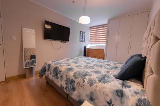 Luxe 2BR Pool & Gym in Miraflores - 4