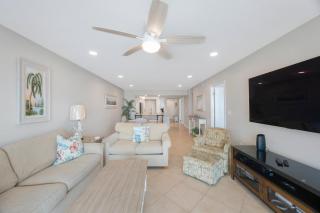 Beach Front Corner Unit - #309 Madeira Norte - 4