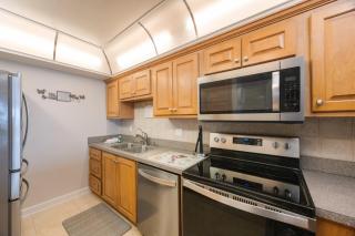 #302 Villa Madeira Condos - 2