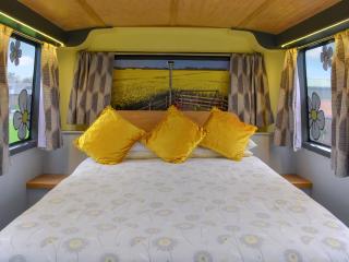 Daisy Decker - Uk48371 - 1