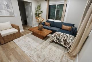 Modern Stylish Comfort Near Casino and Hwy - 6