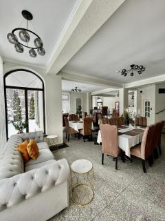 Oana Boutique C D I - 5