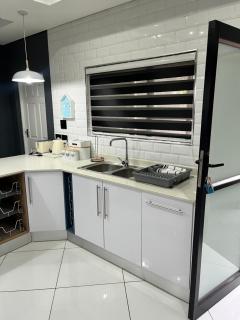 98 Inn Guesthouse Two Bedroom Apartment - 7