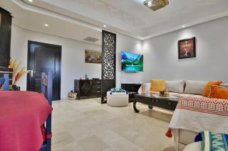 Spacious, Authentic, and Central, Pool,Fiber Wi-fi - Marrakech - 0