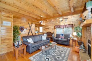 Romantic Cabin with Hot Tub in Pigeon Forge! - 3