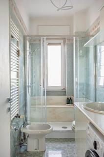 Bright Apartment with Canal Balcony - Milán - 4