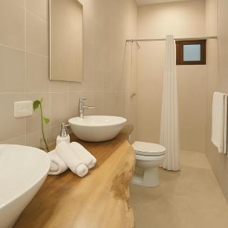 DezMont Guest House - 7