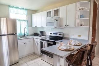 Coral 17 Costa Brava Condo, Pool, 5 Min from Beach - 4