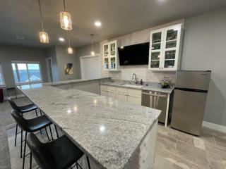 Modern Home, Breathtaking Views - 6