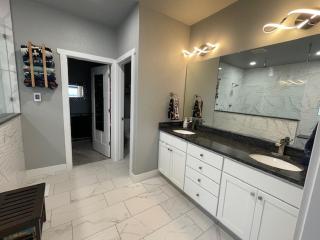 Modern Home, Breathtaking Views - 2