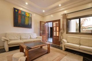 Suite privée-chambre, salon et cuisine complete - 7