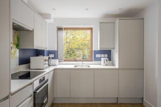 Premium Apartment in Chelmsford City, Free WiFi & Free Parking - Dukes Apartment by Stays Accommodation - Long Stays Welcome - 6