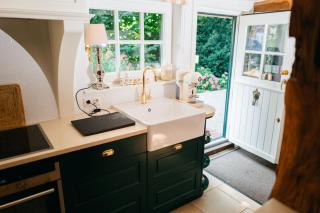 Cottage mit Kamin und Garten, seenah - 1